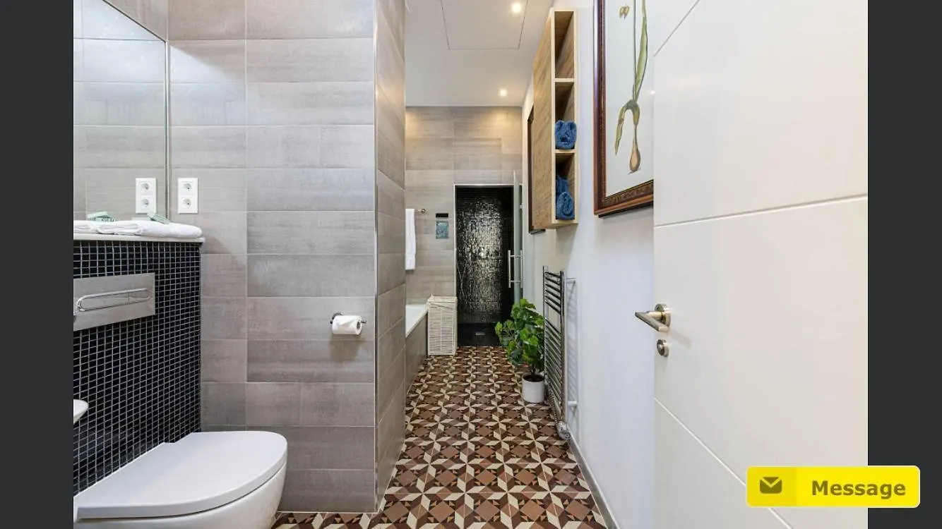 Glamorous Nino De Guevara On The City Center Málaga Apartman